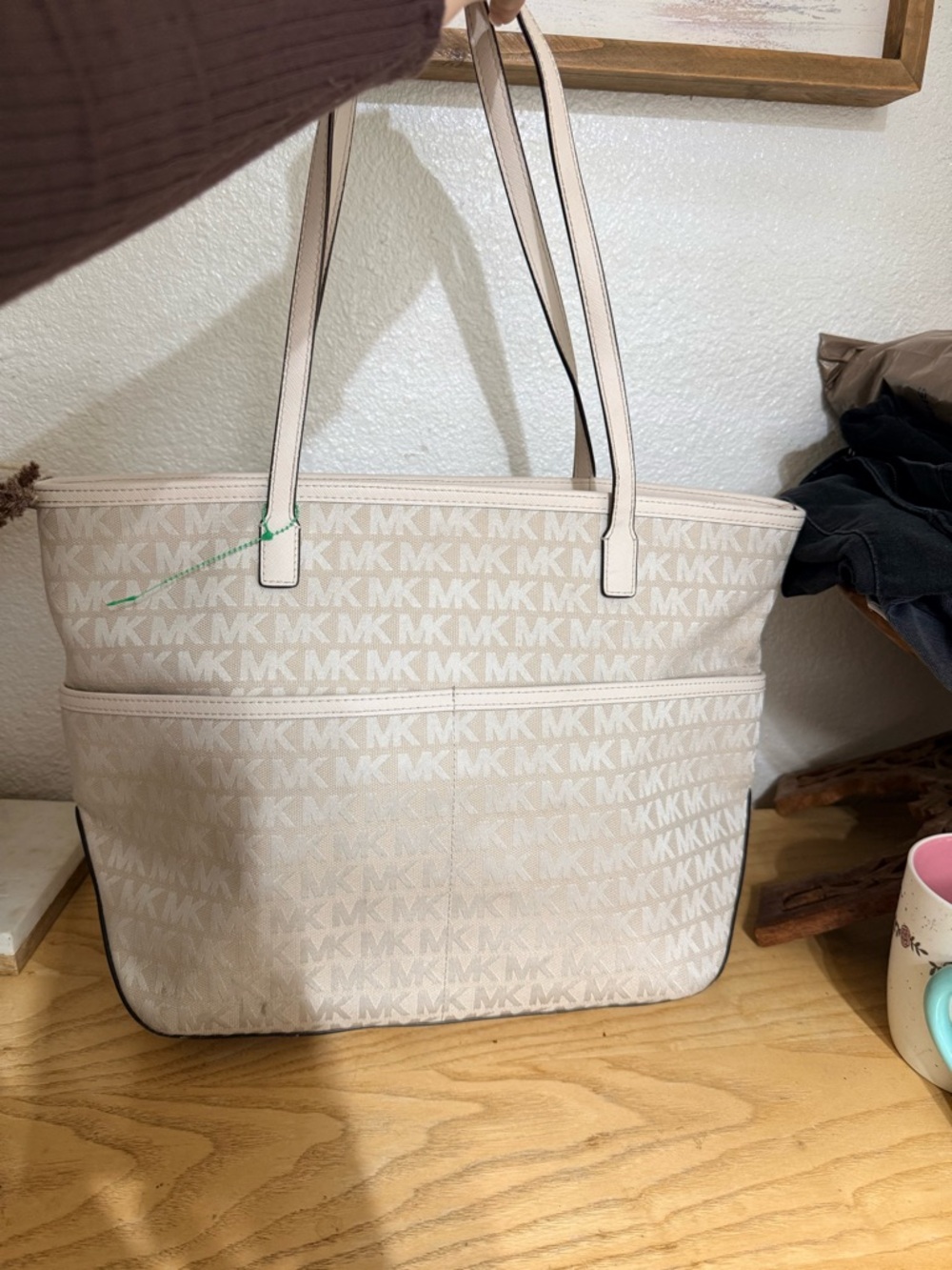 Michael Kors Cream/Beige MK Logo Tote with Gold Hardware - Picture 5 of 6